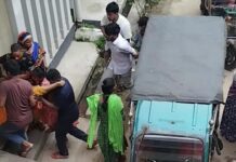 গাজীপুরে পোশাক কারখানায় পানি পান করে অসুস্থ ২ শতাধিক শ্রমিক