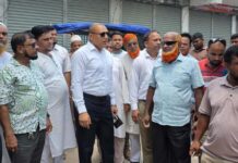 মুকসুদপুরে আধুনিক কসাইখানা নির্মাণের সম্ভাব্য স্থান পরিদর্শন