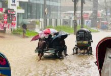 চট্টগ্রামের বেশিরভাগ এলাকায় জলাবদ্ধতা, দুর্ভোগে নগরবাসী