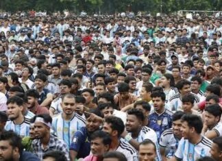 ফাইনাল ম্যাচ ঘিরে ঢাকা বিশ্ববিদ্যালয়ে বহিরাগত প্রবেশে কাড়াকড়ি