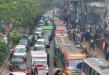 শিক্ষামন্ত্রীর পদত্যাগ দাবিতে সায়েন্সল্যাব মোড় অবরোধ, তীব্র যানজট