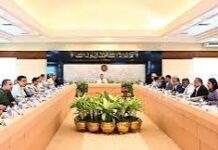 প্রধানমন্ত্রীকে ১০০ বিলিয়ন ডলার রপ্তানির রূপরেখা তুলে ধরলেন ব্যবসায়ীরা