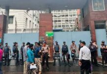 সচিবালয়ের সামনে অতিরিক্ত পুলিশ মোতায়েন