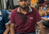 নিউমার্কেটে দোকান বসানো নিয়ে ছাত্রদল-যুবদল সংঘর্ষ, আহত ২৫