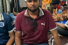 নিউমার্কেটে দোকান বসানো নিয়ে ছাত্রদল-যুবদল সংঘর্ষ, আহত ২৫