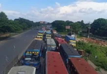 ঢাকা-চট্টগ্রাম মহাসড়কে ভয়াবহ যানজট, চরম দুর্ভোগে যাত্রীরা