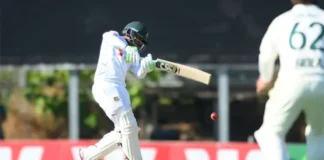 ১৭ রানে পিছিয়ে থেকে লাঞ্চে বাংলাদেশ