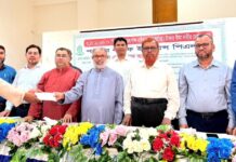 খুলনায় পপুলার লাইফের গ্রাহকদের ৩ কোটি ১৭ লাখ টাকার বীমা দাবি পরিশোধ