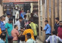 কলকাতায় পূজার প্যান্ডেলে পদদলিত হয়ে নিহতের সংখ্যা বেড়ে ১৯